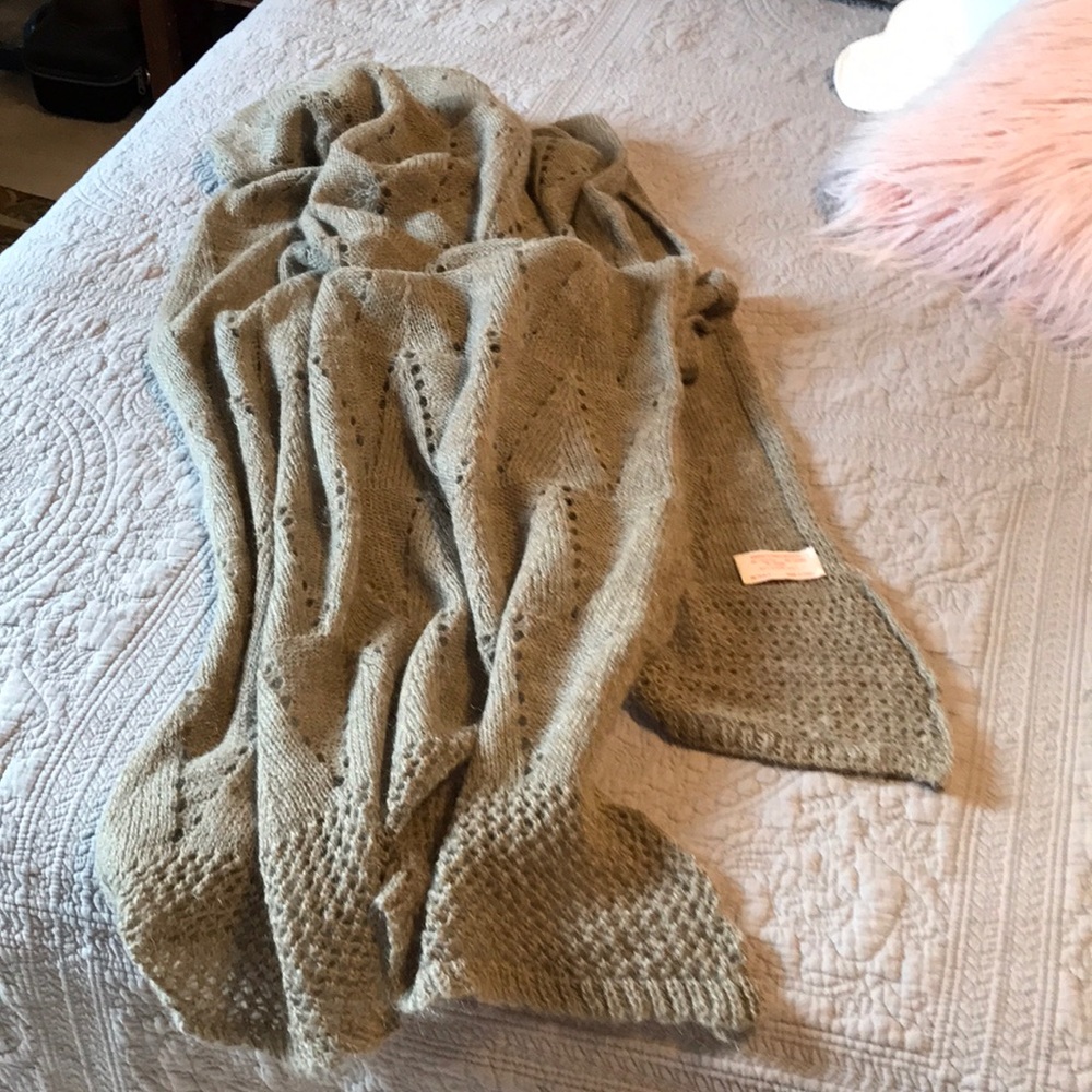 Scarf - Picture 3 of 3